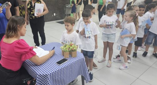 Michelly Gassmann Autora